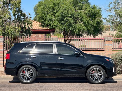 Used 2014 Kia Sorento SX w/ 3rd Row Package image 9