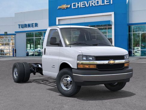 New 2025 Chevrolet Express 3500 w/ Power Convenience Package RWD image 7