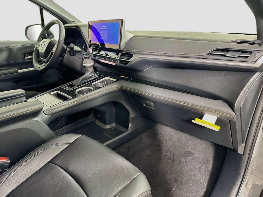 New 2026 Toyota Sienna XLE Woodland Edition AWD/4WD image 31