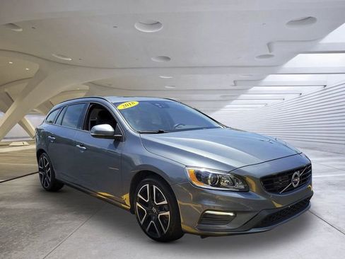 Used 2018 Volvo V60 T5 Dynamic w/ Vision Package FWD image 1