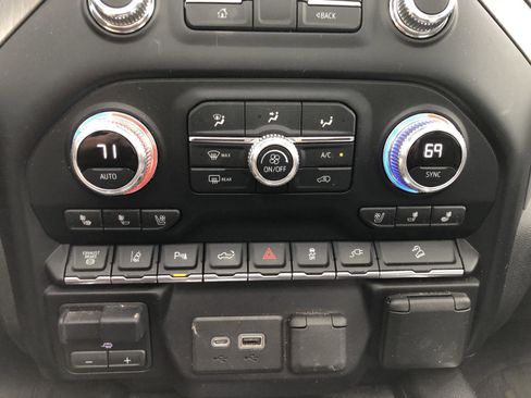 Used 2020 GMC Sierra 2500 Denali w/ Denali Ultimate Package image 17