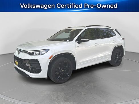 Certified 2025 Volkswagen Tiguan SE R-Line AWD/4WD image 1