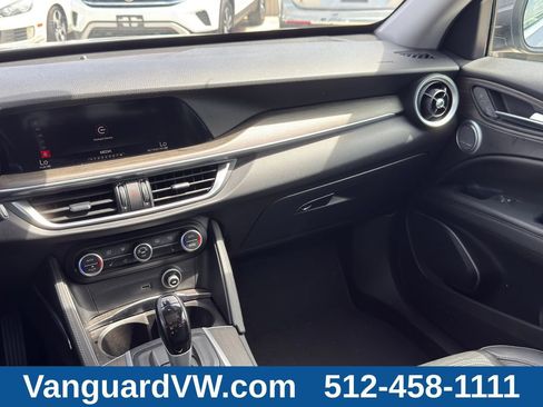Used 2018 Alfa Romeo Stelvio Ti AWD/4WD image 28