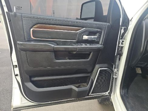 Used 2024 RAM 2500 Laramie AWD/4WD image 13