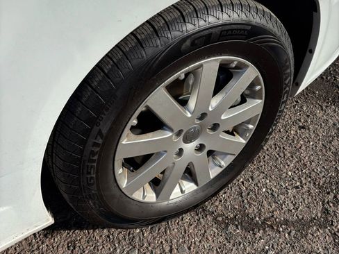 Used 2016 Chrysler Town & Country Touring image 57