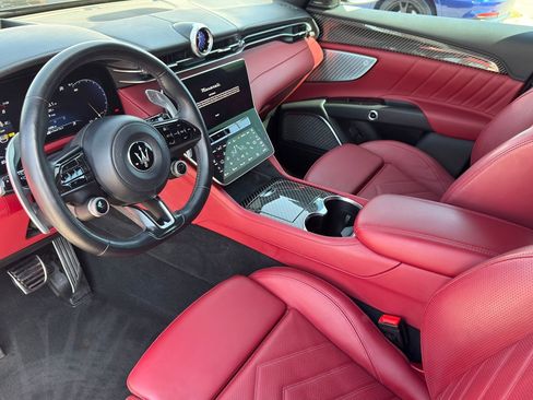 Certified 2023 Maserati Grecale Trofeo image 12