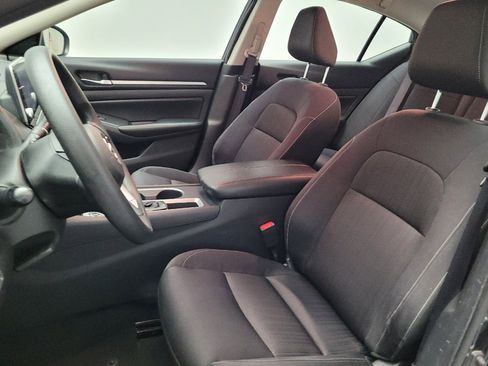 Used 2022 Nissan Altima 2.5 SV FWD image 17