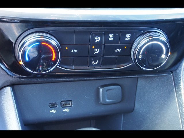 Used 2024 Buick Encore GX Sport Touring FWD image 26