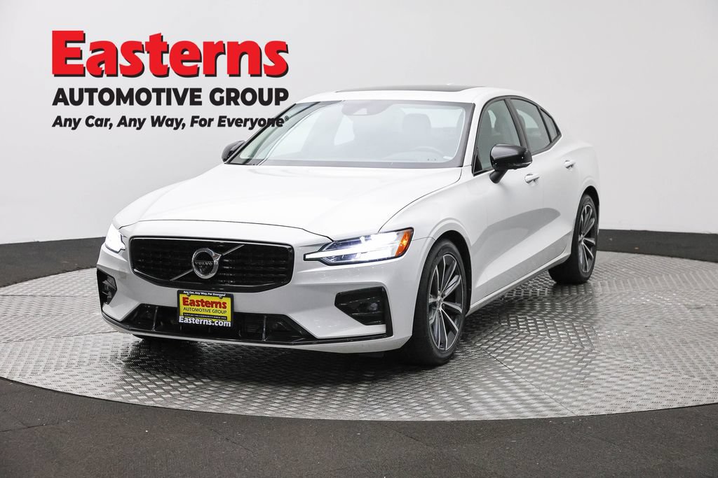 Used 2022 Volvo S60 B5 Inscription FWD image 1