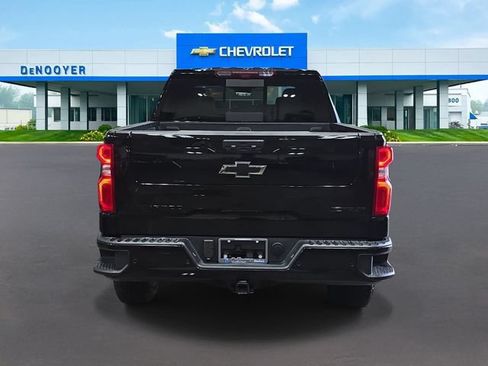 New 2026 Chevrolet Silverado 1500 ZR2 w/ Dark Appearance Package AWD/4WD image 9