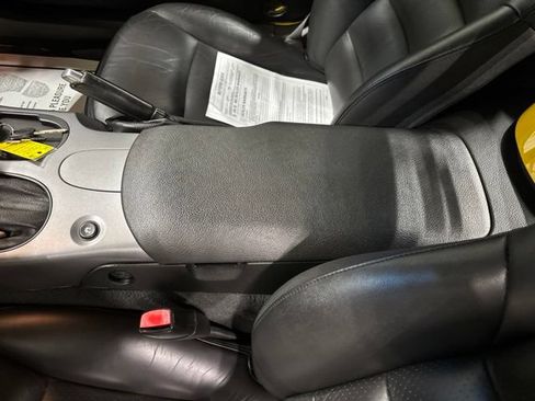 Used 2006 Chevrolet Corvette Convertible w/ Preferred Equipment Group RWD image 21