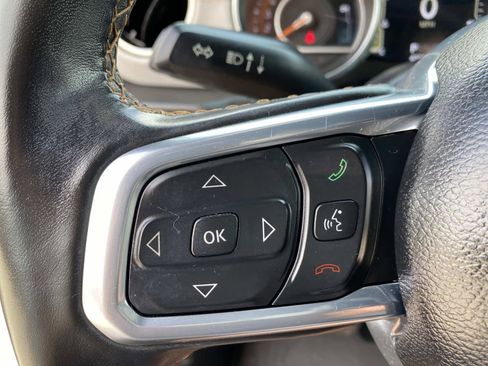Used 2023 Jeep Wrangler Unlimited Sahara AWD/4WD image 21