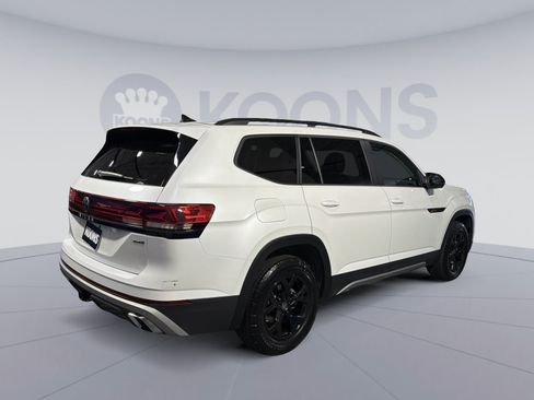 Used 2024 Volkswagen Atlas Peak Edition SEL AWD/4WD image 7