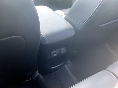 Used 2022 Chevrolet Colorado Z71 AWD/4WD image 35