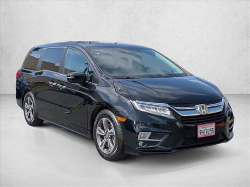 Used 2018 Honda Odyssey Touring image 3
