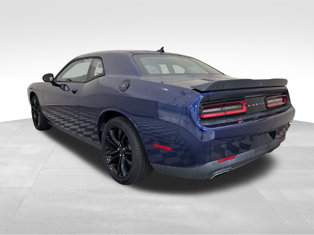 Used 2016 Dodge Challenger SXT w/ Blacktop Package RWD image 3