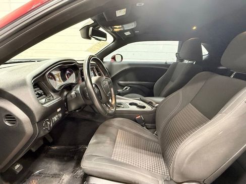 Used 2019 Dodge Challenger SXT RWD image 30