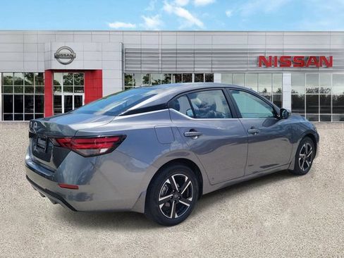 Used 2025 Nissan Sentra SV FWD image 2