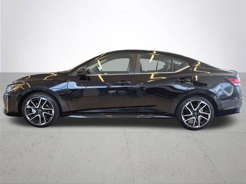 Certified 2025 Nissan Sentra SR FWD image 12