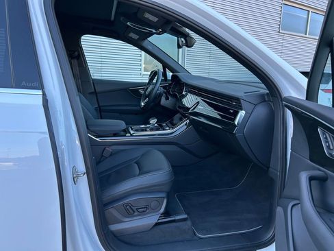 Used 2025 Audi Q7 3.0T Premium w/ Convenience Package image 47