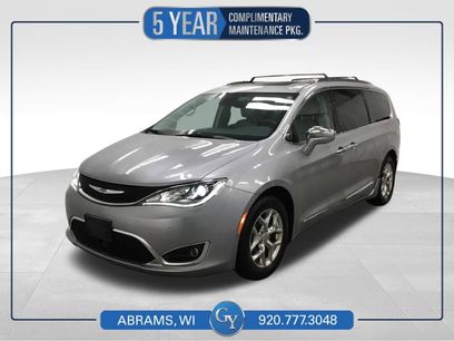 Used 2017 Chrysler Pacifica Limited w/ UConnect Theater Package