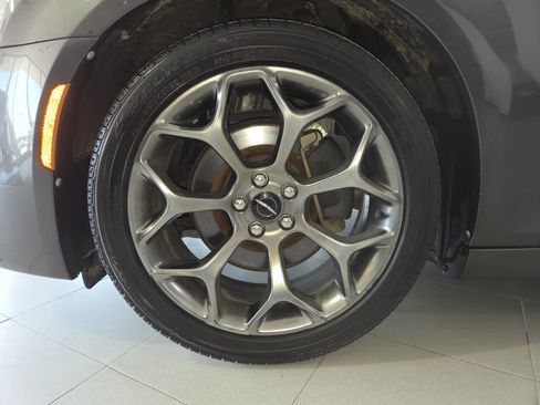Used 2015 Chrysler 300 S w/ 300S Premium Group RWD image 13