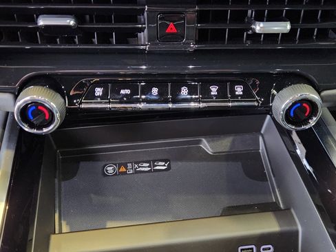 New 2025 Chevrolet Suburban RST w/ RST Capability Package image 14