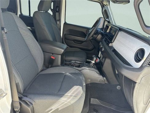 Used 2024 Jeep Gladiator Sport image 32