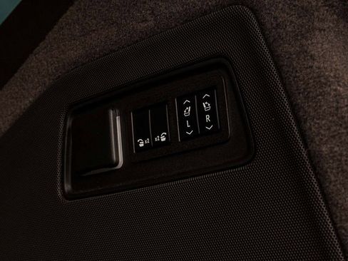 Used 2023 Cadillac Escalade ESV Sport w/ LPO, Floor Liner Package AWD/4WD image 40