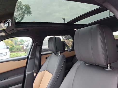 New 2026 Land Rover Range Rover Velar Autobiography image 9