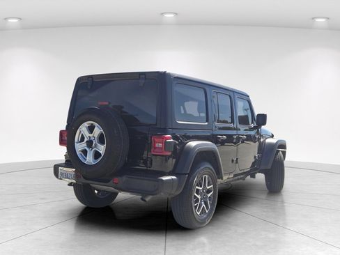 Used 2022 Jeep Wrangler Unlimited Sport AWD/4WD image 3