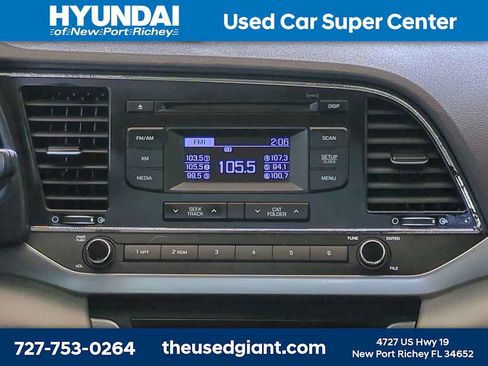 Used 2017 Hyundai Elantra SE FWD image 17