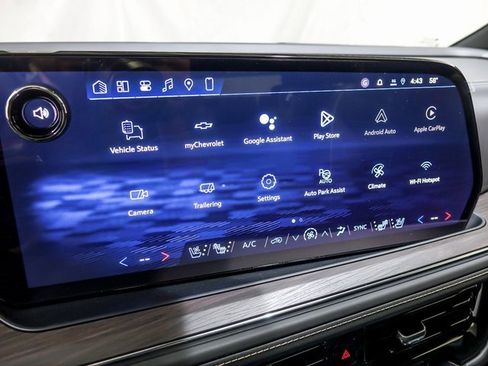 New 2026 Chevrolet Suburban Premier image 18