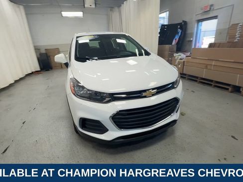 Used 2020 Chevrolet Trax LS FWD image 3