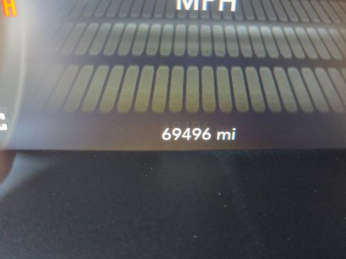 Used 2019 Dodge Challenger R/T w/ Blacktop Package RWD image 28