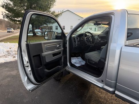 Used 2014 RAM 2500 Tradesman w/ Chrome Appearance Group image 19