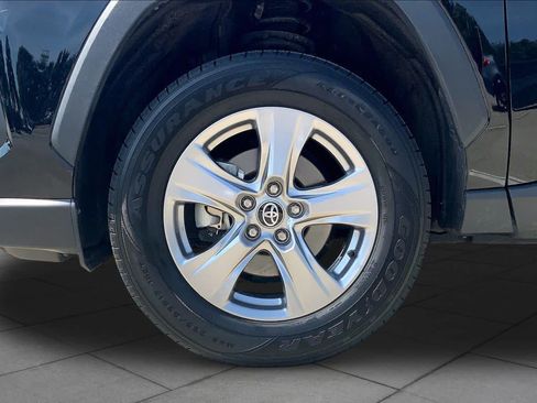 Used 2024 Toyota RAV4 XLE FWD image 11