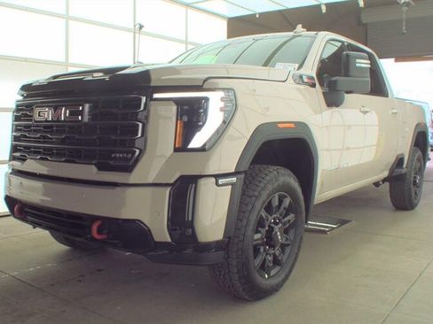 Used 2026 GMC Sierra 2500 AT4 AWD/4WD image 1