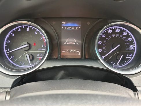 Used 2018 Toyota Camry SE FWD image 10