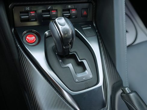 Used 2020 Nissan GT-R Premium AWD/4WD image 35