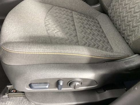 Used 2024 Chevrolet Equinox LT AWD/4WD image 24