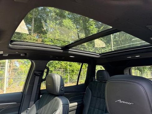 Used 2026 Buick Enclave Avenir w/ Super Cruise Package FWD image 39