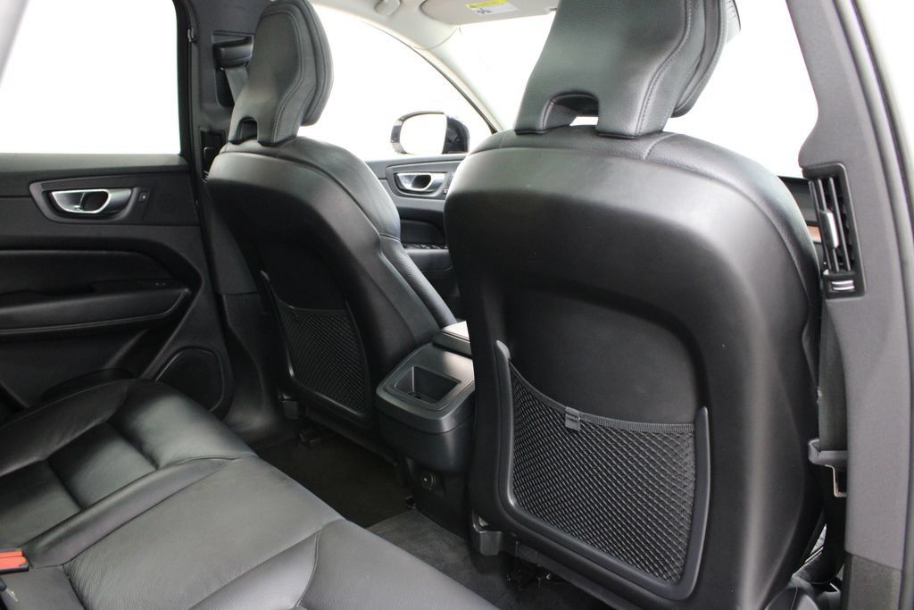 Used 2024 Volvo XC60 B5 Plus AWD/4WD image 23