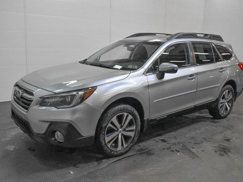 Used 2019 Subaru Outback 3.6R Limited w/ Popular Package #2 image 3