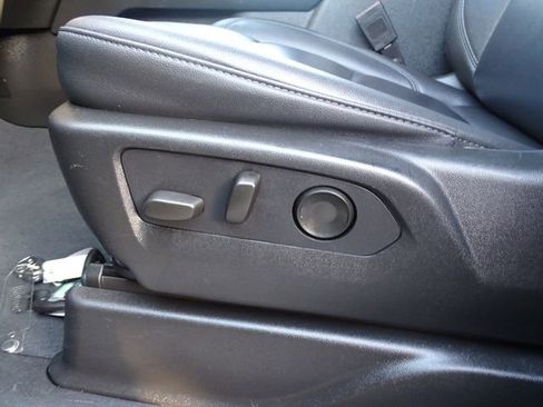 Used 2024 Chevrolet Suburban LT image 20