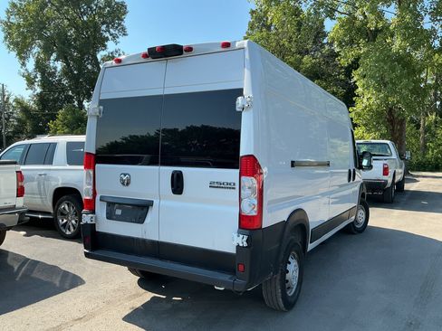 Used 2023 RAM ProMaster 2500 FWD image 3