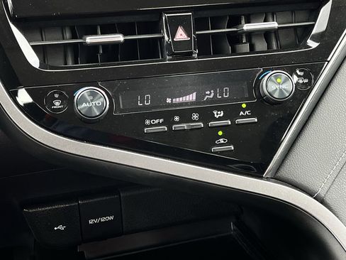 Used 2023 Toyota Camry SE FWD image 18