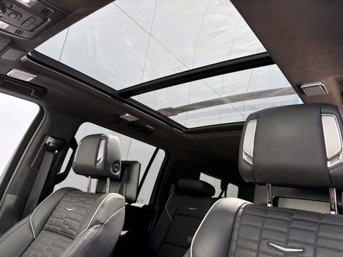 Certified 2024 Cadillac Escalade ESV V AWD/4WD image 17