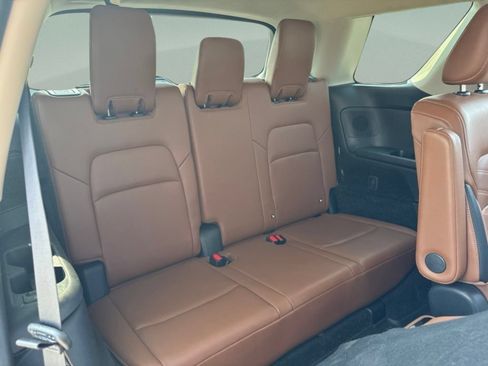 Used 2024 Nissan Pathfinder Platinum FWD image 26