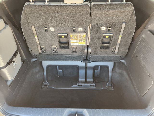 Used 2026 Toyota Sienna XLE FWD image 24